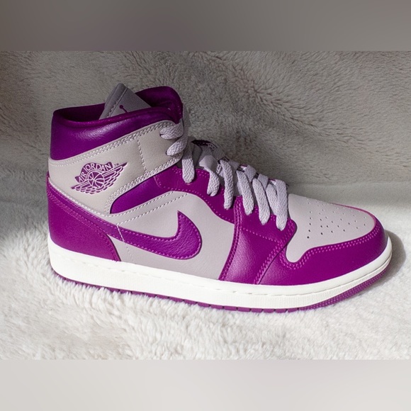 NIKE AIR JORDAN 1 MID “MAGENTA”, SIZE 8.5 - Picture 6 of 11